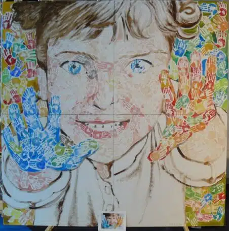 Fresque avec pose empreintes de mains Fresque avec pose empreintes de mains