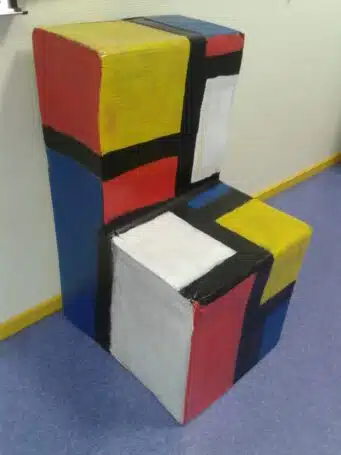 les chaises en Carton colorées les chaises en Carton colorées