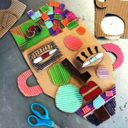 Transformer recycler le carton - pause artistique en télétravail