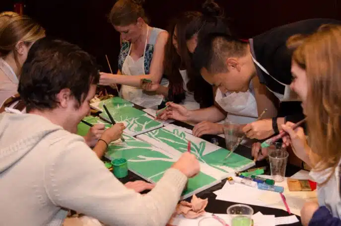 Atelier teambuilding Fresque : créativité, partage, cohésion Atelier teambuilding Fresque : créativité, partage, cohésion