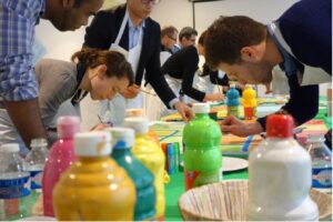Atelier de cohésion en équipes fresque pop art up cycling