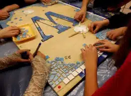 Atelier mosaïque original pour vos teambuilding de cohésion Atelier mosaïque original pour vos teambuilding de cohésion